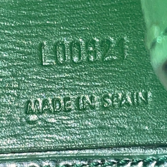 Louis Vuitton Vintage Epi Leather Sarah Wallet with dust bag and box - Picture 7 of 13